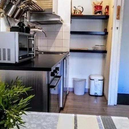 - 4 Pers, 30 M2, 1/0 6 Appartement