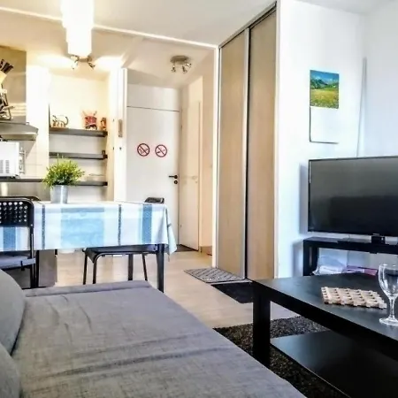 - 4 Pers, 30 M2, 1/0 6