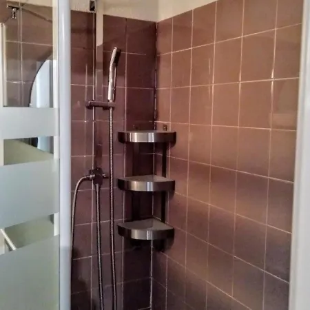 - 4 Pers, 30 M2, 1/0 6 Appartement *