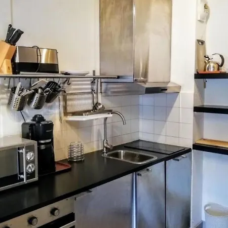 - 4 Pers, 30 M2, 1/0 6